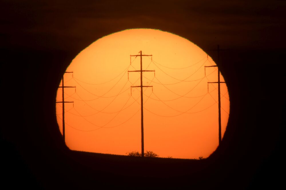 Der Oktober brachte viel Sonnenschein und rekordhohe Temperaturen. Sonnenaufgang in Hallwil AG am 6. Oktober. (Fotos: Andreas Walker)